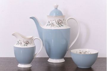 ROYAL DOULTON(ロイヤルドルトン)　ROSE ELEGANS(ローズ・エレガンス)　コーヒーポット・クリーマー・シュガー3点セット(洋食器)