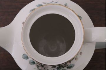 ROYAL DOULTON(ロイヤルドルトン)　ROSE ELEGANS(ローズ・エレガンス)　コーヒーポット・クリーマー・シュガー3点セット(洋食器)