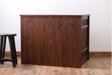 アンティーク家具　栗材天板のリメイク品!和製アンティークのカウンターテーブル(収納棚)