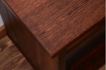 アンティーク家具　ナラ材天板のリメイク品!和製アンティークのモールガラス入り収納棚(戸棚・カウンターテーブル)