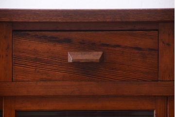 アンティーク家具　ナラ材天板のリメイク品!和製アンティークのモールガラス入り収納棚(戸棚・カウンターテーブル)