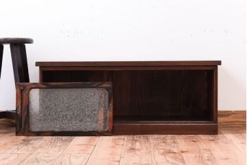 アンティーク家具　結霜ガラス　黒柿材と栗材!和製アンティークのローボード(戸棚)