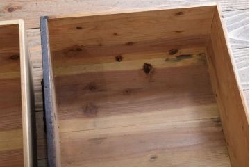 アンティーク家具　丸金具付き　シンプルな和製アンティーク衣装箪笥(時代箪笥ローボード)