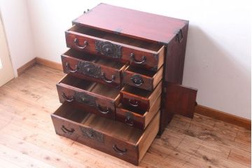 アンティーク家具　古民具・骨董　前面欅材使用!高級感あふれる小振りな衣装箪笥