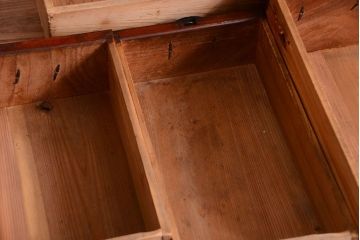 アンティーク家具　古民具・骨董　前面欅材使用!高級感あふれる小振りな衣装箪笥