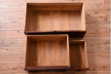 アンティーク家具　古民具・骨董　前面欅材使用!高級感あふれる小振りな衣装箪笥