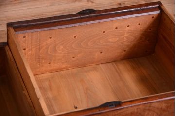 アンティーク家具　古民具・骨董　前面欅材使用!高級感あふれる小振りな衣装箪笥