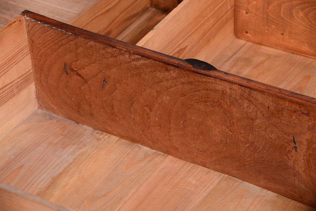 アンティーク家具　古民具・骨董　前面欅材使用!高級感あふれる小振りな衣装箪笥