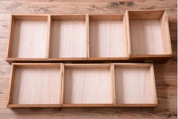 レトロ家具　気泡ガラス入り!古い木の昭和レトロなアンティーク食器棚(カップボード)