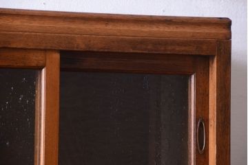 レトロ家具　気泡ガラス入り!古い木の昭和レトロなアンティーク食器棚(カップボード)