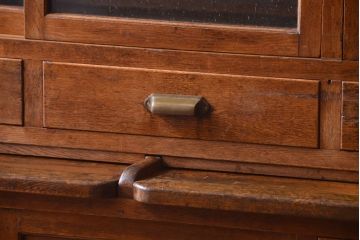 レトロ家具　気泡ガラス入り!古い木の昭和レトロなアンティーク食器棚(カップボード)