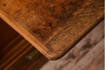 レトロ家具　気泡ガラス入り!古い木の昭和レトロなアンティーク食器棚(カップボード)