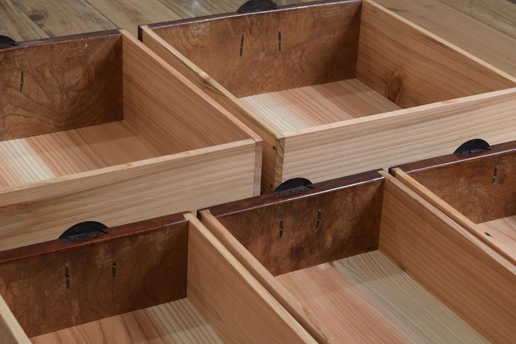 アンティーク家具　三方欅材!上質な和製アンティーク帳場箪笥