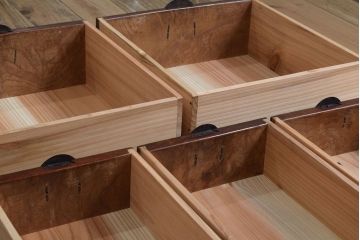 アンティーク家具　三方欅材!上質な和製アンティーク帳場箪笥