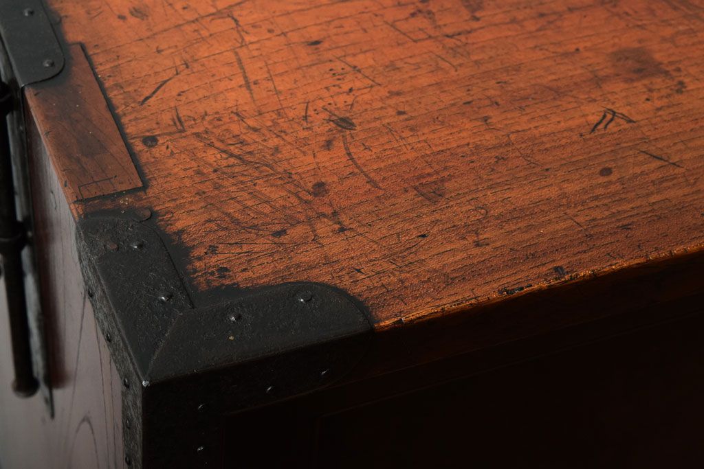 アンティーク家具　三方欅材!上質な和製アンティーク帳場箪笥