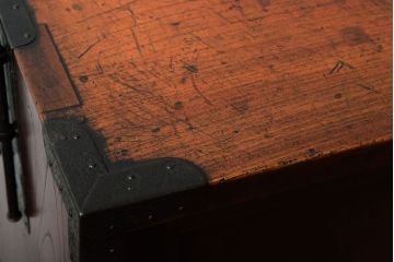 アンティーク家具　三方欅材!上質な和製アンティーク帳場箪笥