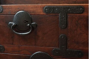 アンティーク家具　三方欅材!上質な和製アンティーク帳場箪笥