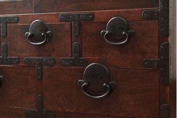 アンティーク家具　三方欅材!上質な和製アンティーク帳場箪笥