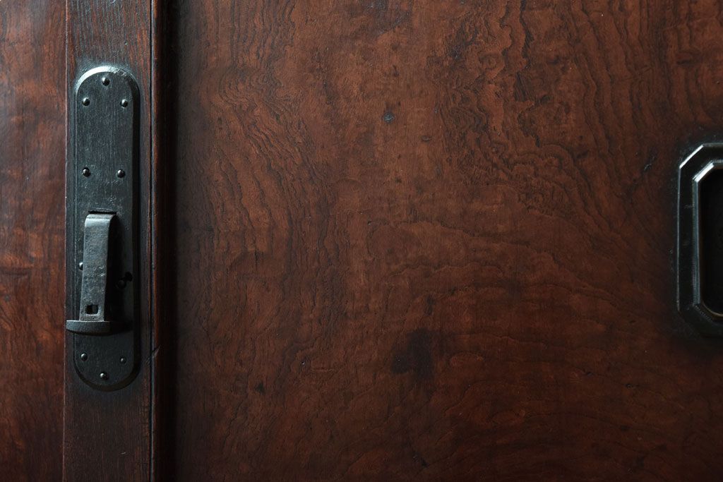 アンティーク家具　三方欅材!上質な和製アンティーク帳場箪笥