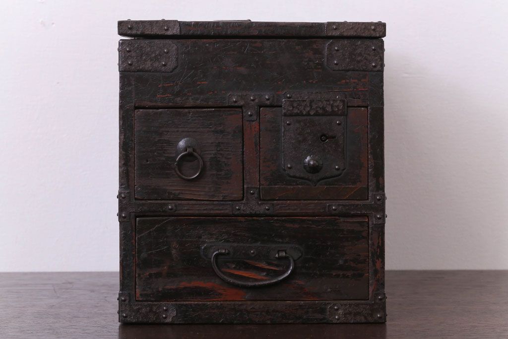 アンティーク雑貨　古民具・骨董　古い木製の味わい深い硯箱