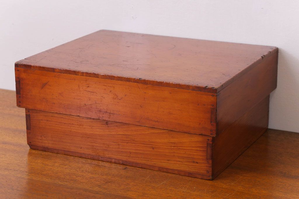 アンティーク雑貨　古い檜材のアンティーク小箱(木箱・小物収納箱)