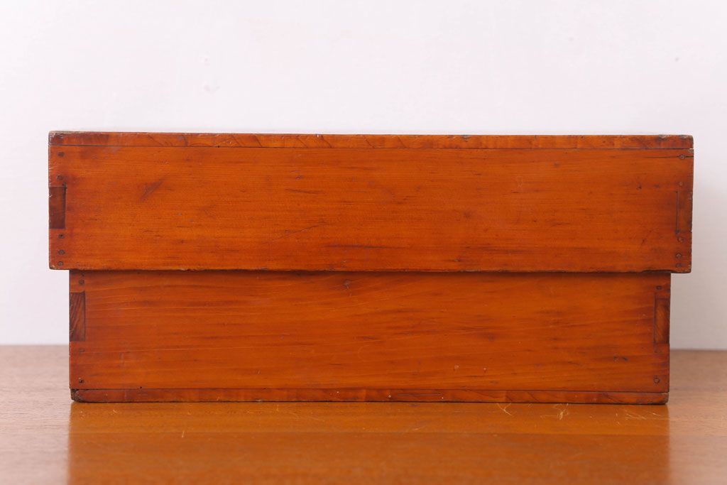 アンティーク雑貨　古い檜材のアンティーク小箱(木箱・小物収納箱)