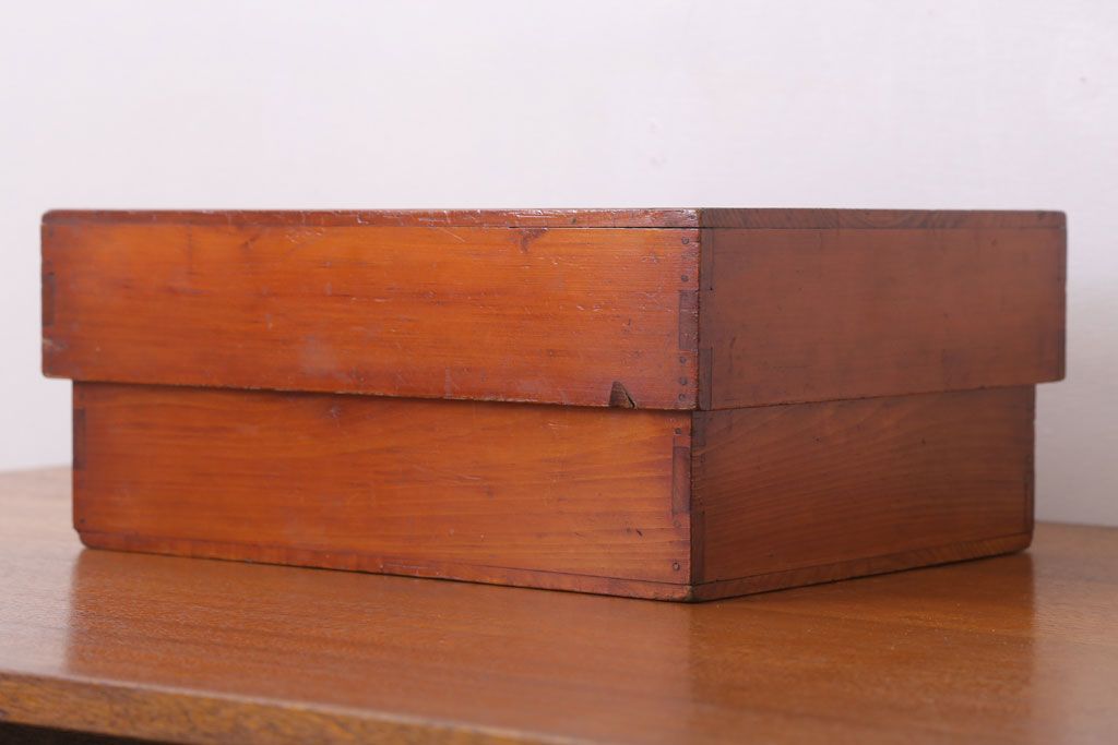 アンティーク雑貨　古い檜材のアンティーク小箱(木箱・小物収納箱)