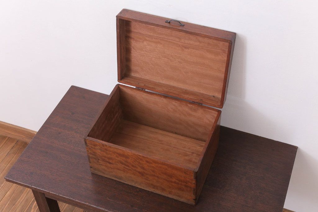 アンティーク雑貨　古い木製のアンティーク小箱(木箱・小物収納箱)