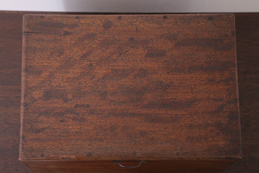 アンティーク雑貨　古い木製のアンティーク小箱(木箱・小物収納箱)