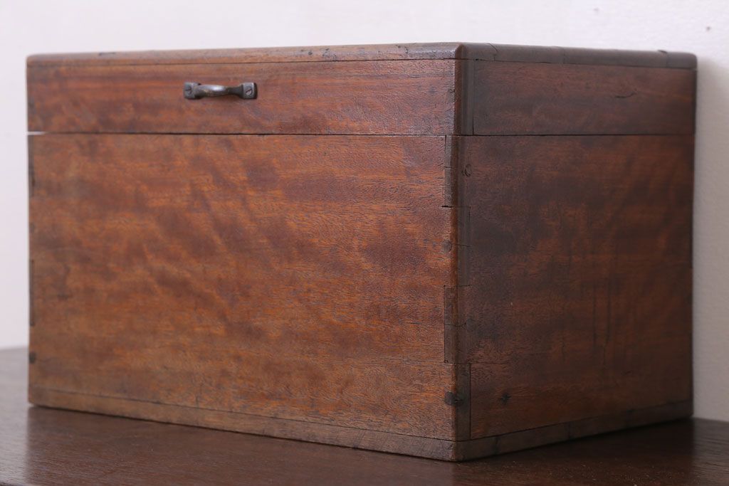 アンティーク雑貨　古い木製のアンティーク小箱(木箱・小物収納箱)