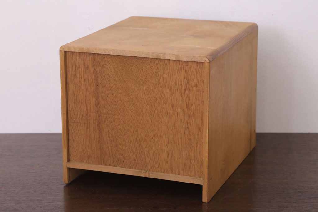 レトロ家具　ネームプレート付き!昭和レトロな3杯小引き出し