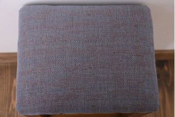 レトロ家具　古い木のレトロなクッション座面角スツール(1)