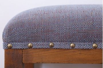 レトロ家具　古い木のレトロなクッション座面角スツール(1)