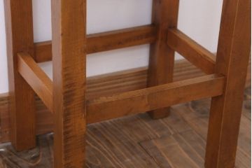 レトロ家具　古い木のレトロなクッション座面角スツール(1)