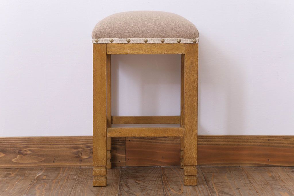 レトロ家具　古い木のレトロなクッション座面角スツール(2)