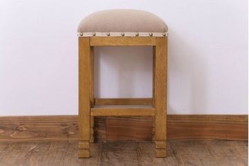 レトロ家具　古い木のレトロなクッション座面角スツール(2)