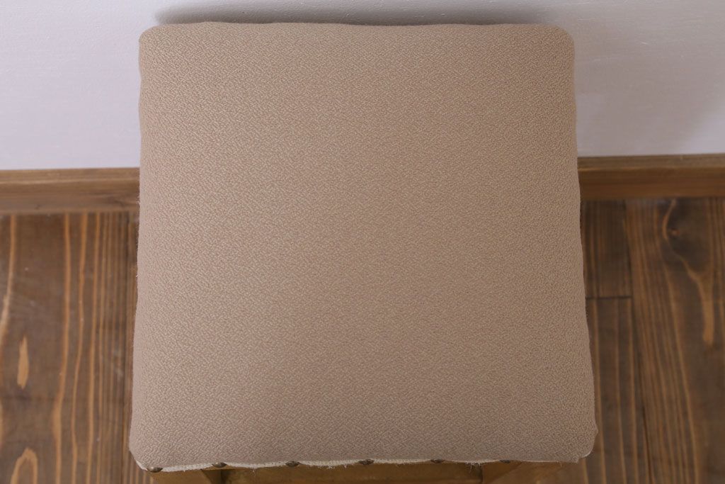 レトロ家具　古い木のレトロなクッション座面角スツール(2)