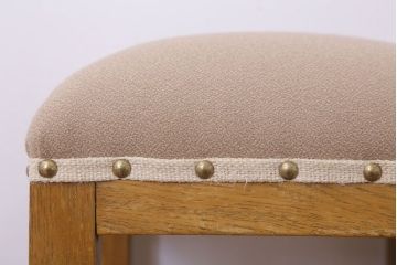 レトロ家具　古い木のレトロなクッション座面角スツール(2)