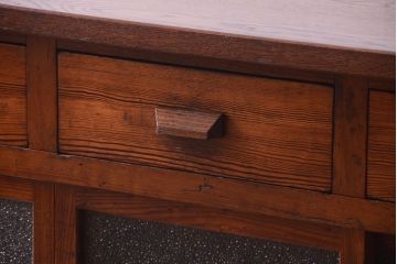 ダイヤガラス!ナラ材天板のリメイク品　アンティークのカウンターテーブル(収納棚・戸棚)