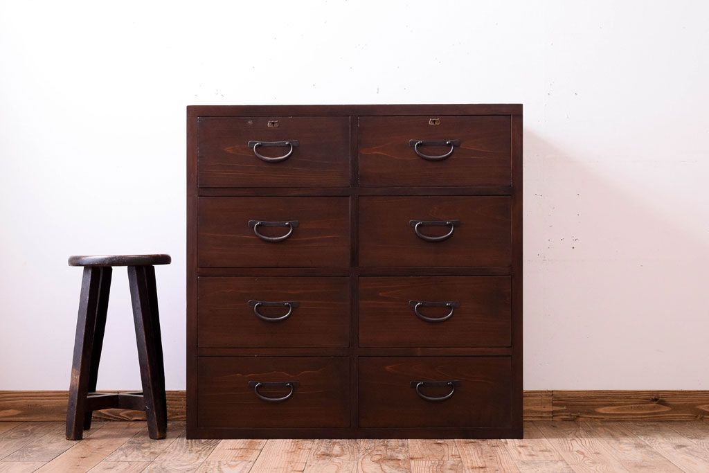 アンティーク家具　シンプルなアンティーク8杯チェスト