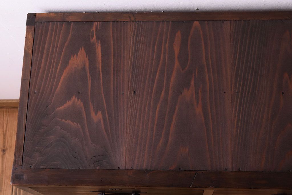 アンティーク家具　シンプルなアンティーク8杯チェスト