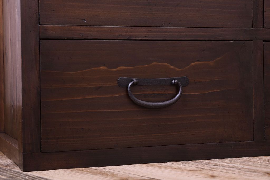 アンティーク家具　シンプルなアンティーク8杯チェスト