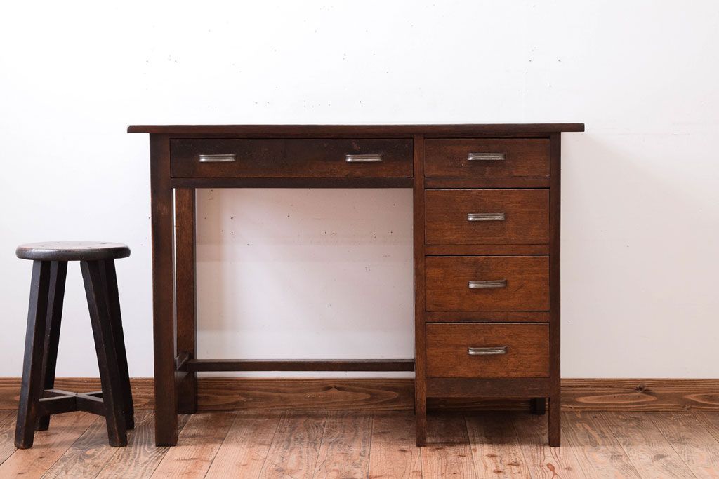 アンティーク家具　古い木製のシンプルなアンティーク片袖机(2)