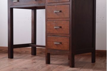 アンティーク家具　古い木製のシンプルなアンティーク片袖机(2)