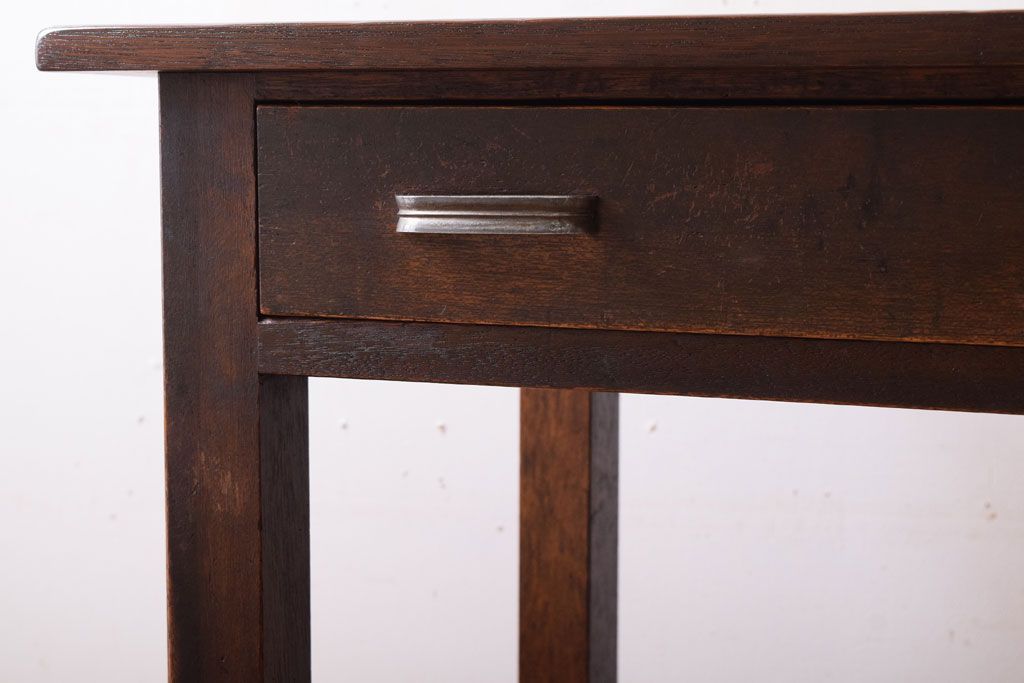 アンティーク家具　古い木製のシンプルなアンティーク片袖机(2)