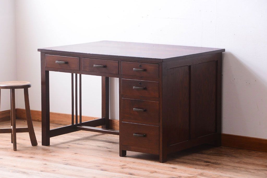 アンティーク家具　古い木製のシンプルなアンティーク片袖机