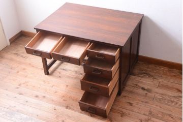 アンティーク家具　古い木製のシンプルなアンティーク片袖机