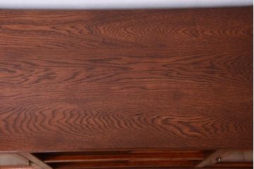 アンティーク家具　ナラ材天板のリメイク品　アンティークのカウンターテーブル(収納棚・戸棚)