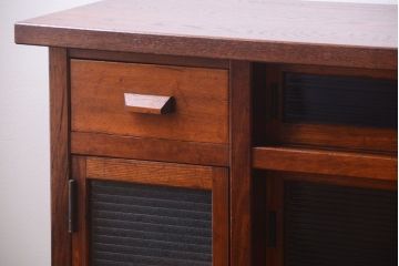 アンティーク家具　ナラ材天板のリメイク品　アンティークのカウンターテーブル(収納棚・戸棚)