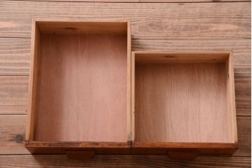 アンティーク家具　ナラ材天板のリメイク品　アンティークのカウンターテーブル(収納棚・戸棚)